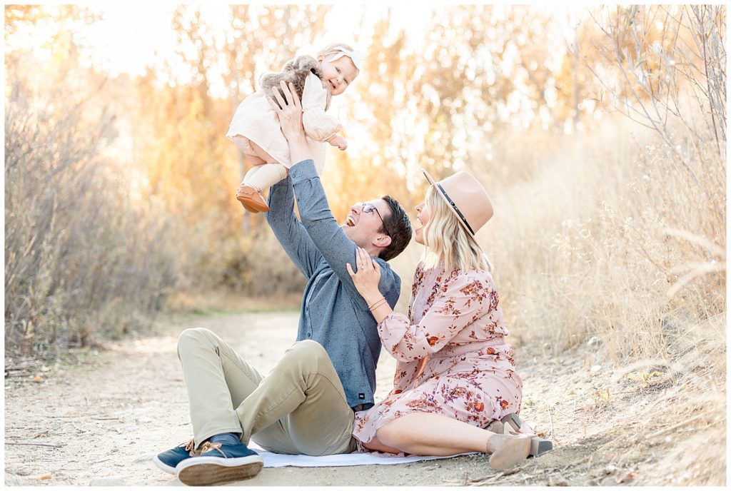Boise Family Photographer, Boise Foothills Photo Session, Foothills Family Photos, Family Photo Outfits, Light and Airy Photography, Boise Military Reserve Family Photos, Military Reserve Family Session, Military Reserve Photography
